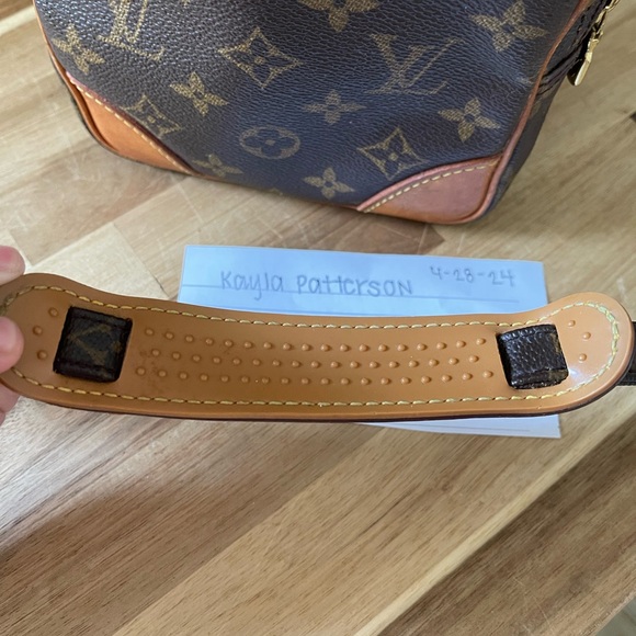 Authentic Louis Vuitton Amazon crossbody - Picture 13 of 16
